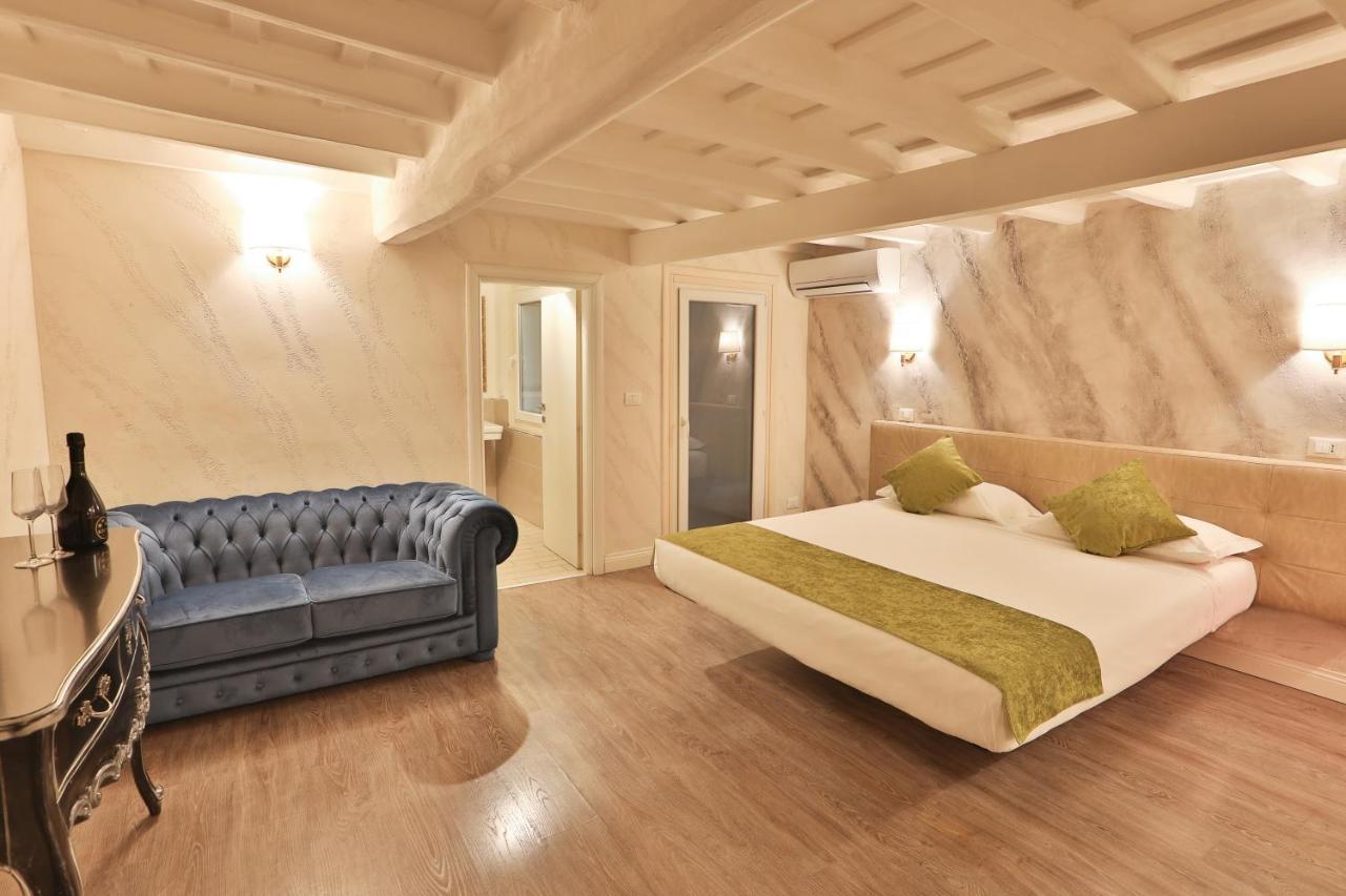 Grottini Luxury Suites ~ Pantheon ローマ エクステリア 写真