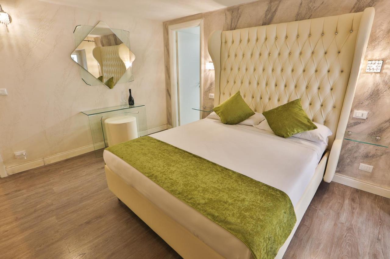 Grottini Luxury Suites ~ Pantheon ローマ エクステリア 写真