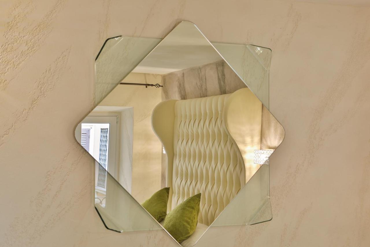 Grottini Luxury Suites ~ Pantheon ローマ エクステリア 写真