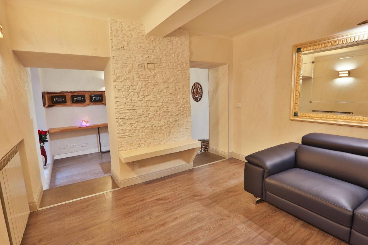 Grottini Luxury Suites ~ Pantheon ローマ エクステリア 写真