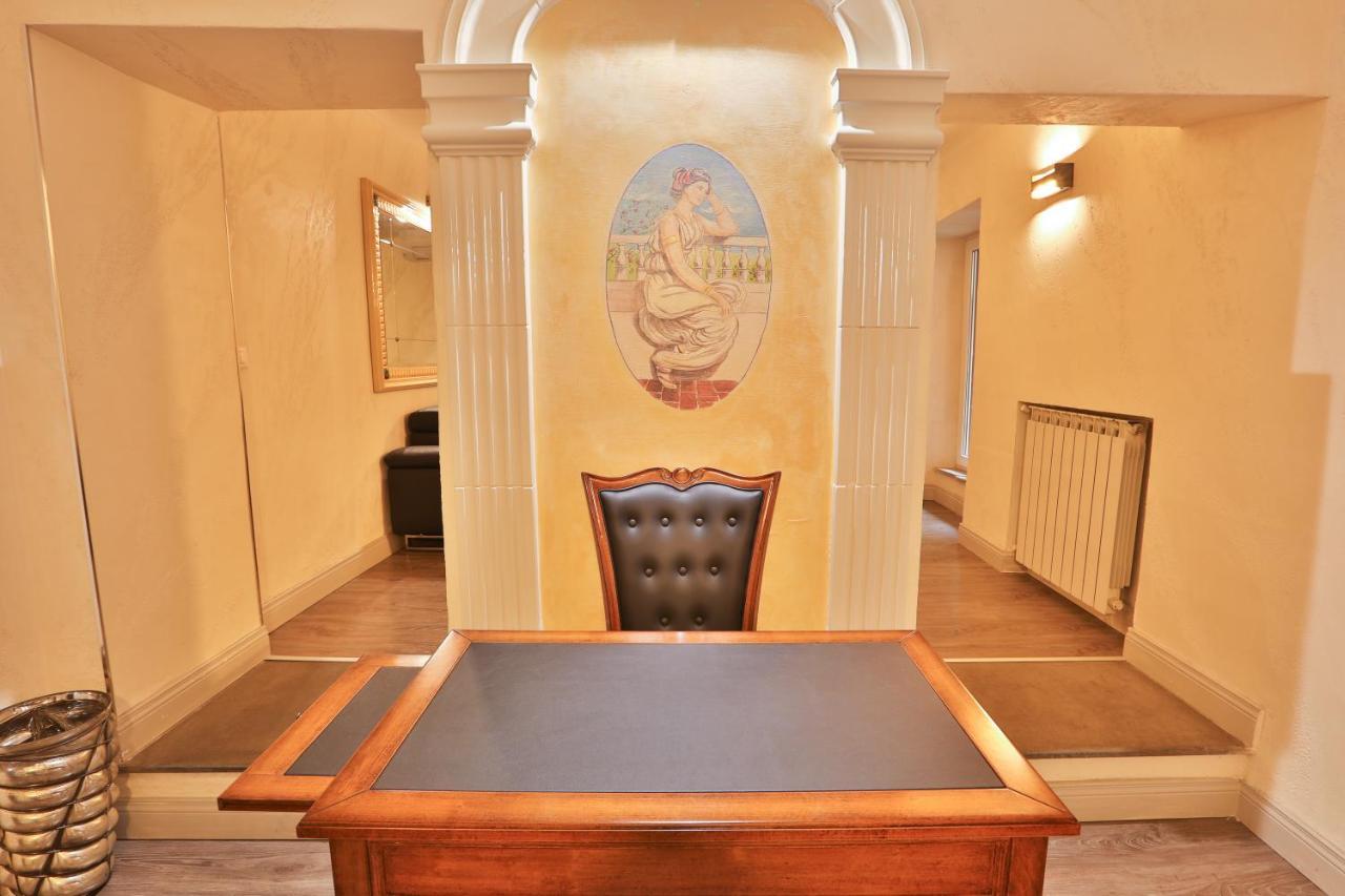 Grottini Luxury Suites ~ Pantheon ローマ エクステリア 写真