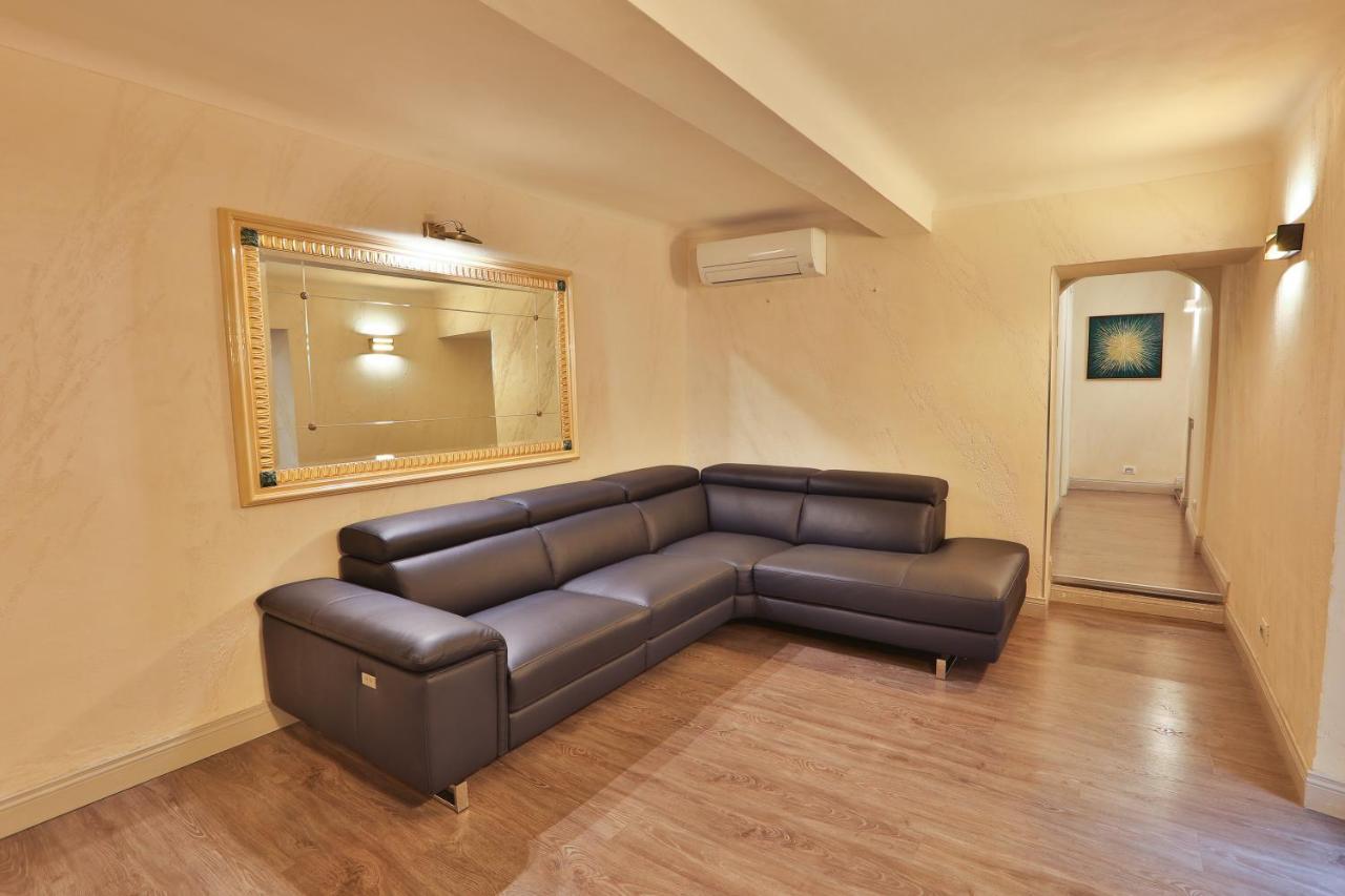 Grottini Luxury Suites ~ Pantheon ローマ エクステリア 写真