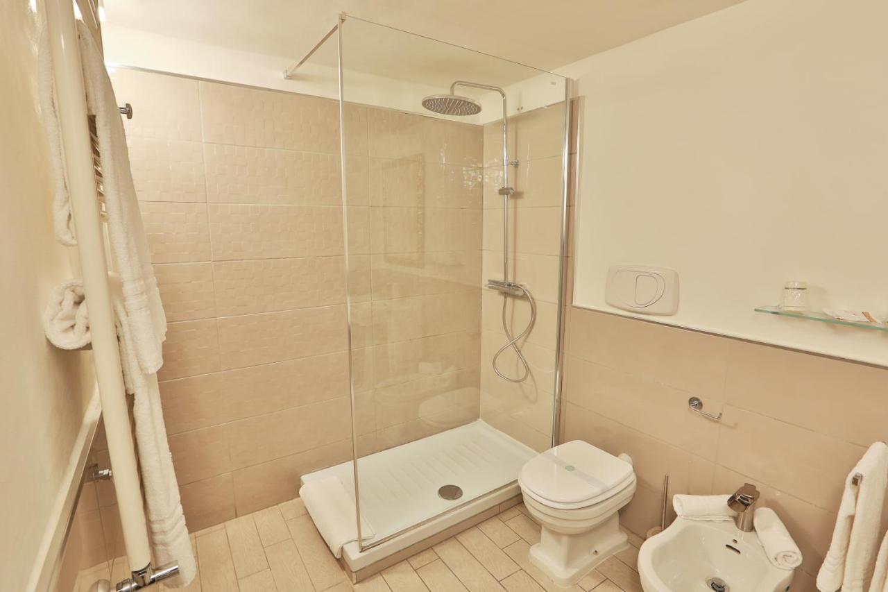Grottini Luxury Suites ~ Pantheon ローマ エクステリア 写真